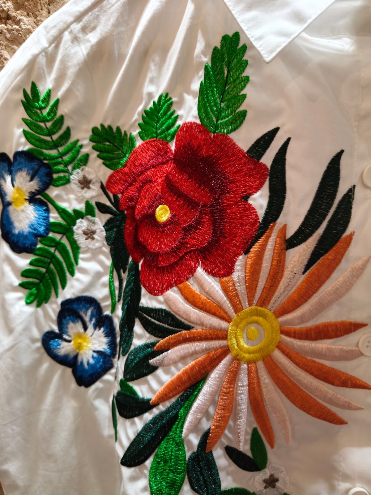 Camisa bordada artística 100%  de algodon